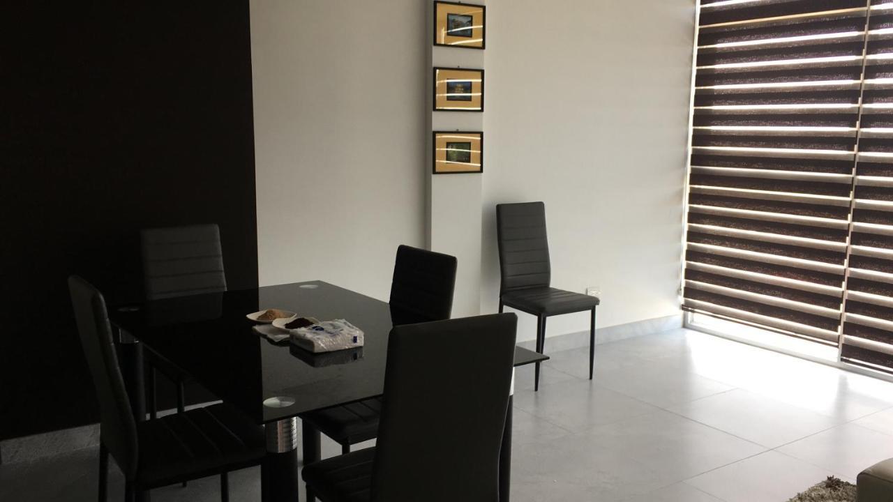 فندق جواياكيلفي  Residencia Bellavista المظهر الخارجي الصورة